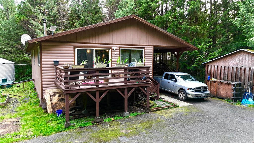 607 Rigging Lane, Ketchikan, AK 99901