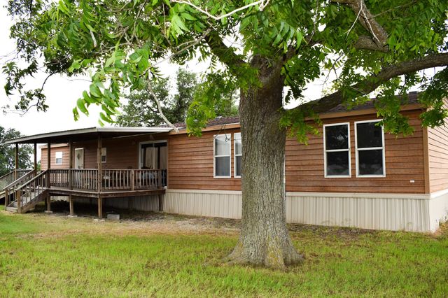 443 County Road 280, Shiner, TX 77984