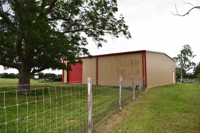 443 County Road 280, Shiner, TX 77984