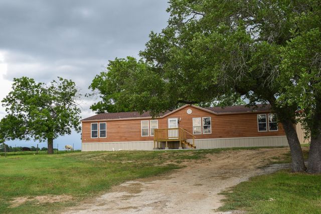 443 County Road 280, Shiner, TX 77984