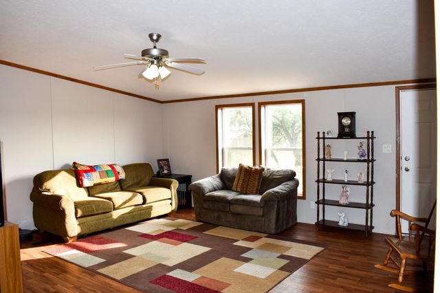 443 County Road 280, Shiner, TX 77984