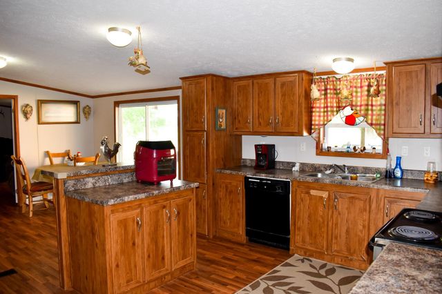 443 County Road 280, Shiner, TX 77984