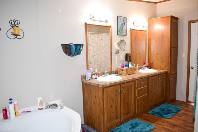 443 County Road 280, Shiner, TX 77984