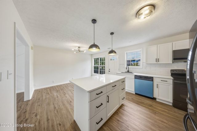 203 Taos Trace, La Grange, KY 40031