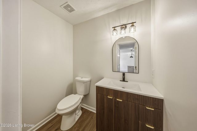 203 Taos Trace, La Grange, KY 40031