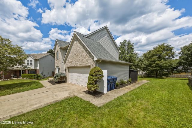 203 Taos Trace, La Grange, KY 40031