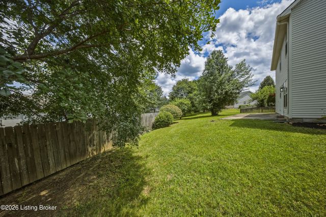 203 Taos Trace, La Grange, KY 40031