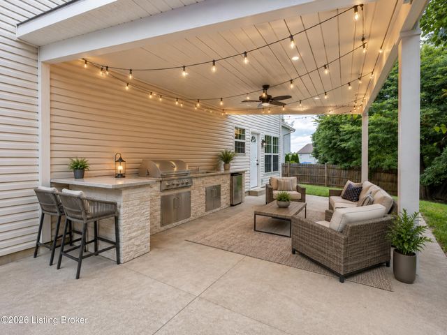 203 Taos Trace, La Grange, KY 40031