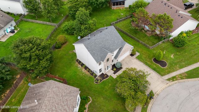 203 Taos Trace, La Grange, KY 40031