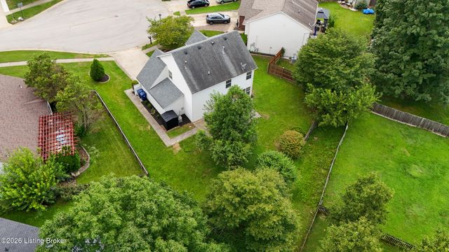 203 Taos Trace, La Grange, KY 40031