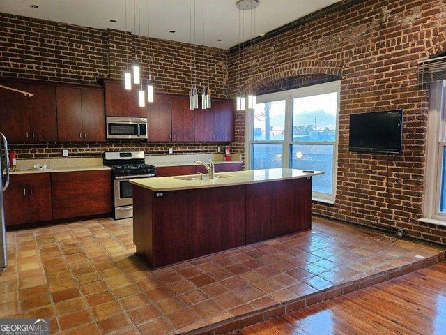 136 Walker Street SW, Atlanta, GA 30313