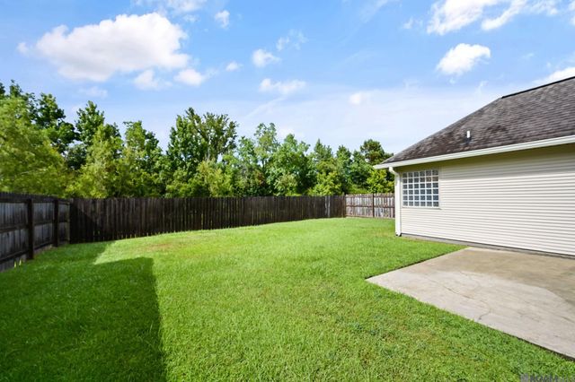 41082 Garden Ct, Gonzales, LA 70737