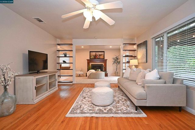 1812 1812 Baldwin Dr, Concord, CA 94519