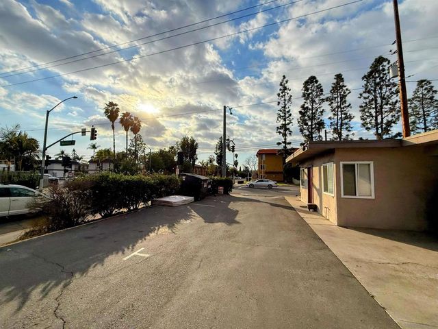 279 S Mollison Ave, El Cajon, CA 92020