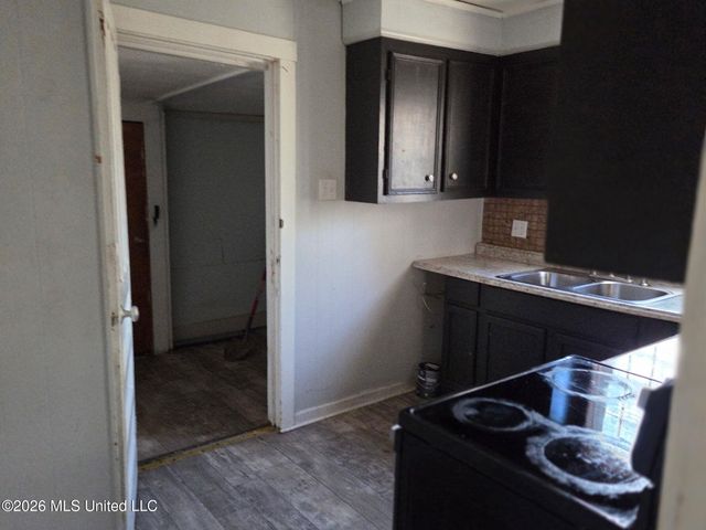 1317 Collier Avenue, Jackson, MS 39213