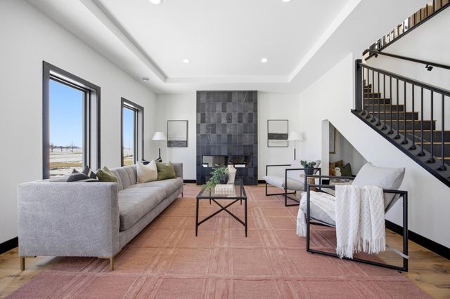 2216 44th Street S, Moorhead, MN 56560