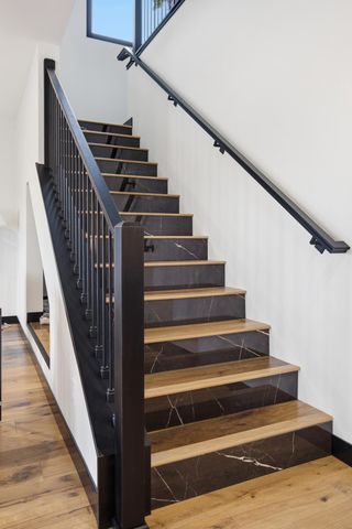 2216 44th Street S, Moorhead, MN 56560