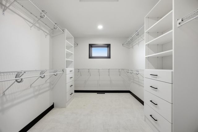 2216 44th Street S, Moorhead, MN 56560