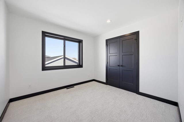 2216 44th Street S, Moorhead, MN 56560