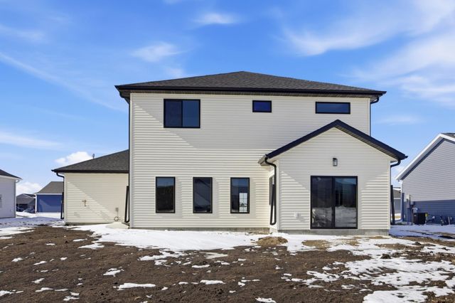 2216 44th Street S, Moorhead, MN 56560