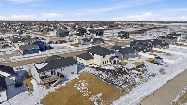 2216 44th Street S, Moorhead, MN 56560