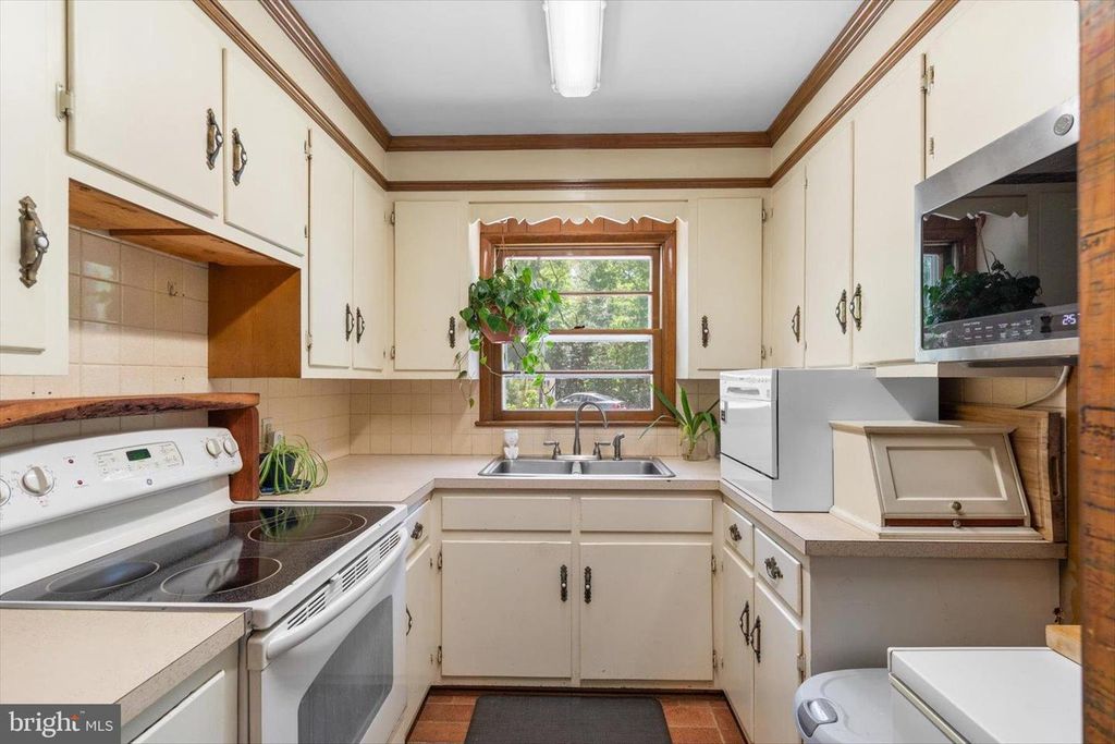 Image 10 of property listing at 5150 CAMPGROUND RD, Eden, MD 21822