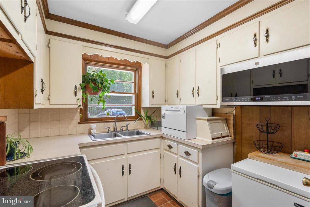 Image 9 of property listing at 5150 CAMPGROUND RD, Eden, MD 21822