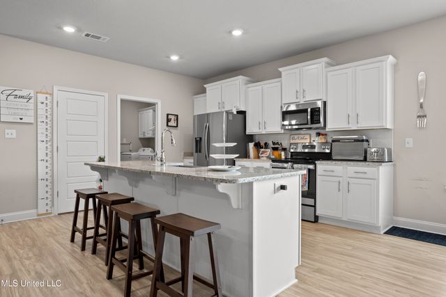 11672 Talla Drive, Ocean Springs, MS 39564