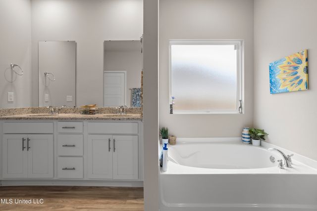 11672 Talla Drive, Ocean Springs, MS 39564