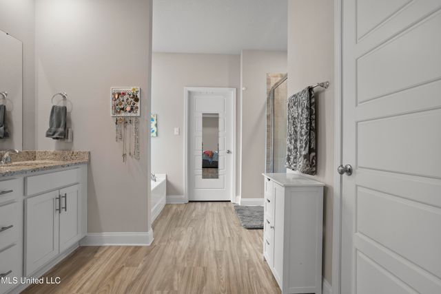 11672 Talla Drive, Ocean Springs, MS 39564