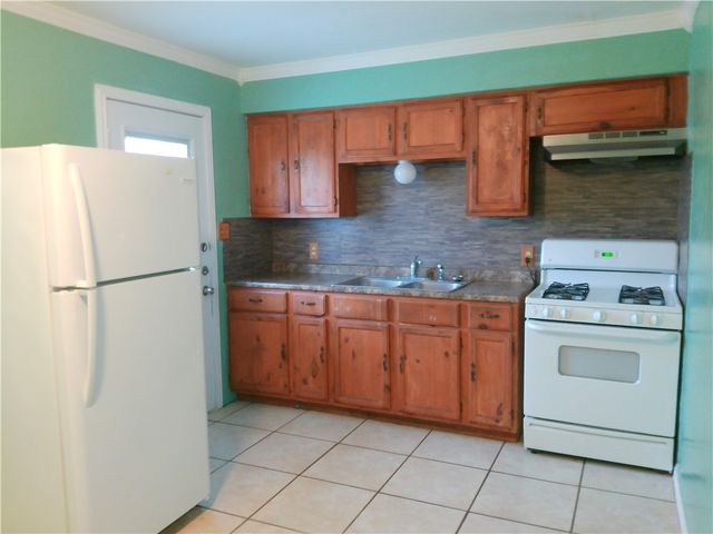 4822 Mokry Dr, Corpus Christi, TX 78415