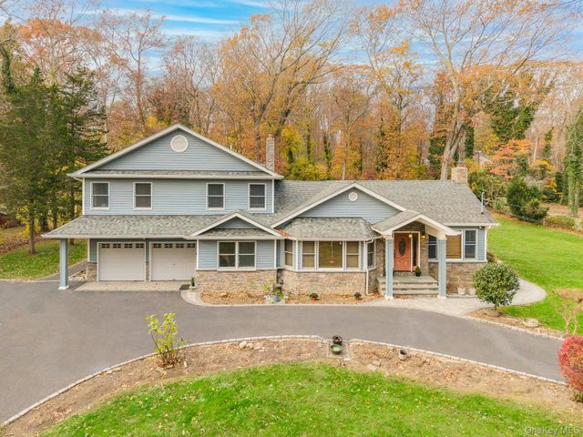 23 Willoughby Path, East Northport, NY 11731