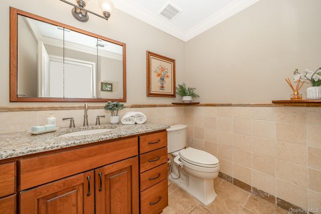 23 Willoughby Path, East Northport, NY 11731