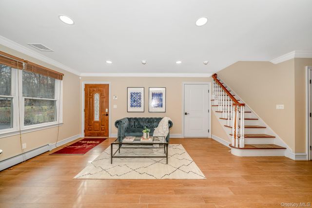 23 Willoughby Path, East Northport, NY 11731