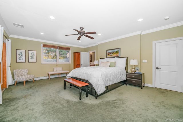 23 Willoughby Path, East Northport, NY 11731