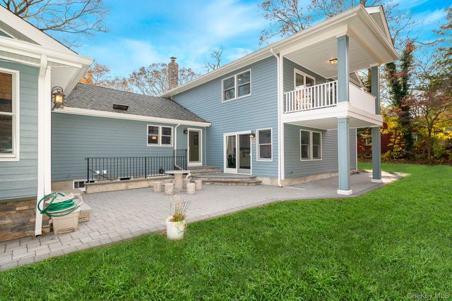 23 Willoughby Path, East Northport, NY 11731