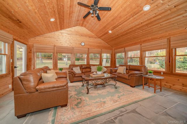 23 Willoughby Path, East Northport, NY 11731