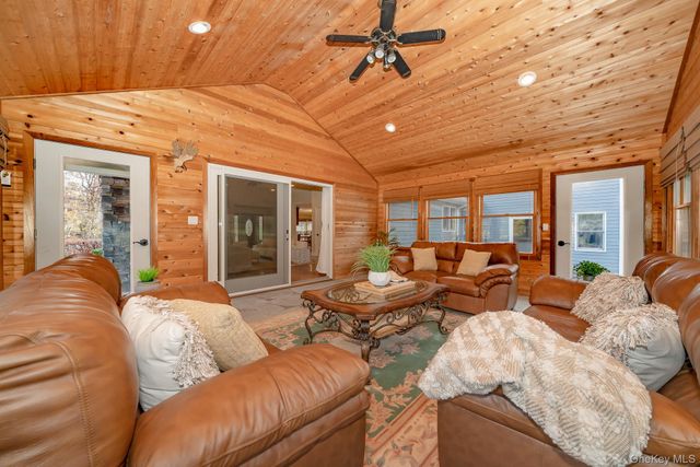 23 Willoughby Path, East Northport, NY 11731