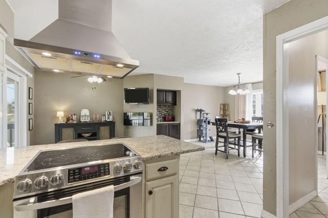 719 E Westchester Court, Springfield, MO 65810