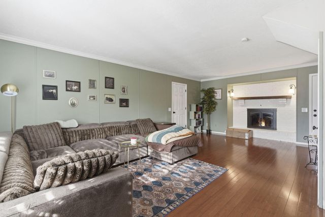 719 E Westchester Court, Springfield, MO 65810