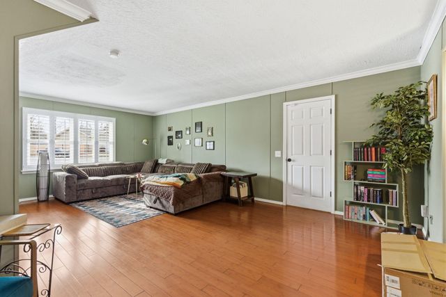 719 E Westchester Court, Springfield, MO 65810