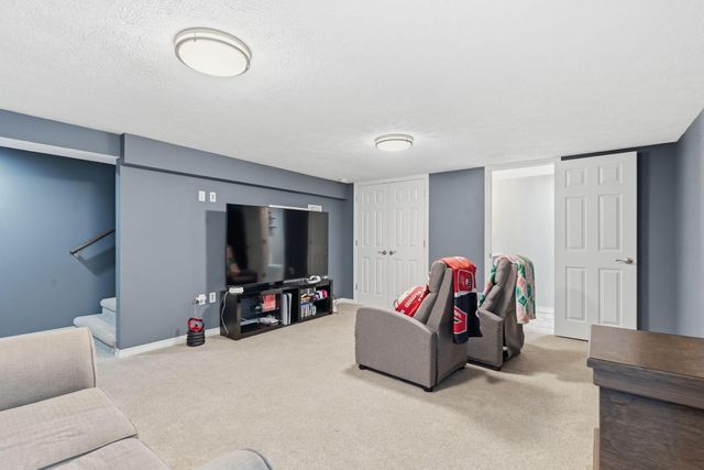 719 E Westchester Court, Springfield, MO 65810