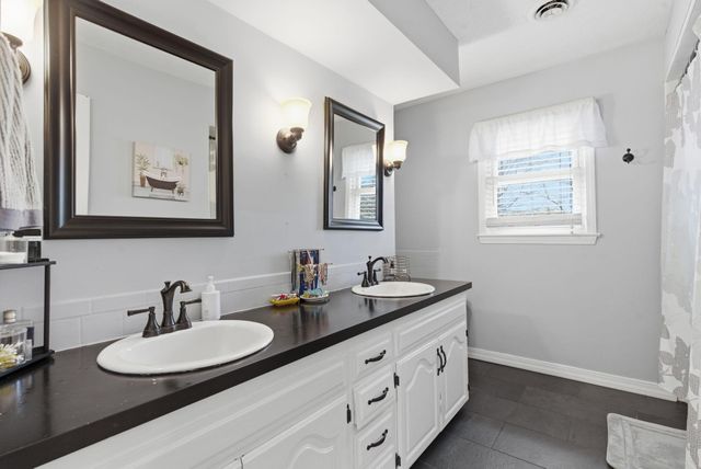 719 E Westchester Court, Springfield, MO 65810