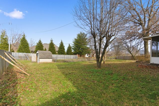 719 E Westchester Court, Springfield, MO 65810