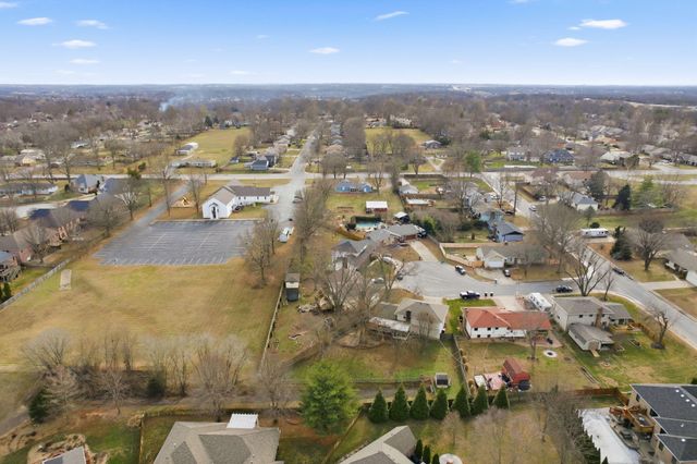 719 E Westchester Court, Springfield, MO 65810