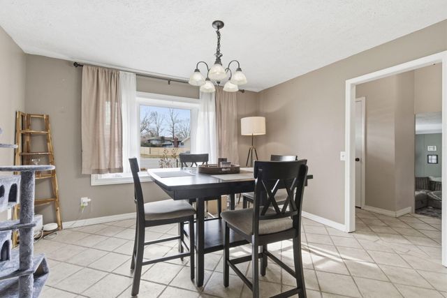 719 E Westchester Court, Springfield, MO 65810