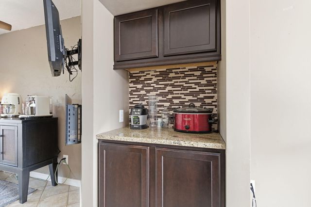 719 E Westchester Court, Springfield, MO 65810