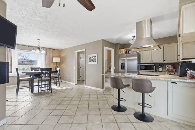 719 E Westchester Court, Springfield, MO 65810