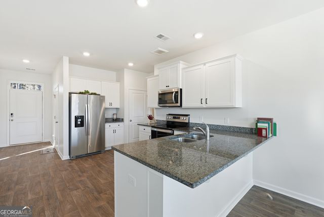 160 Troupe Drive, Savannah, GA 31407