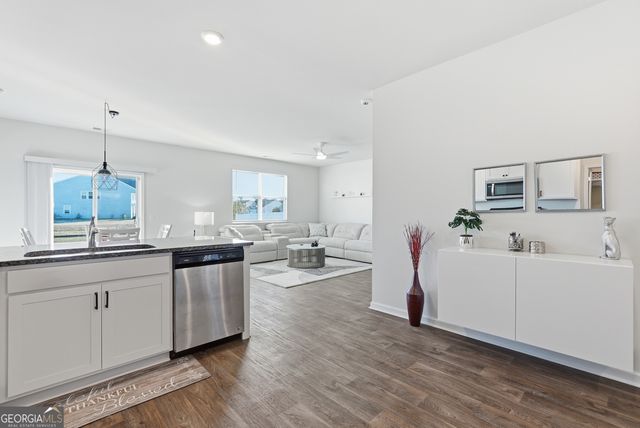 160 Troupe Drive, Savannah, GA 31407